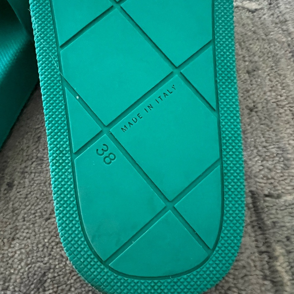 BOTTEGA VENETA Rubber The Slider Sandals size 38 in Neptune - Picture 7 of 10